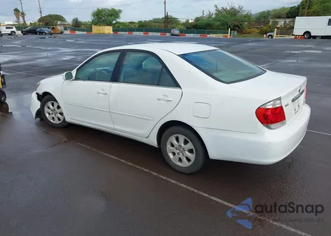 2006 Toyota Camry Le V6/Xle V6 z USA, uszkodzony, nr VIN JTDBF32K860167626